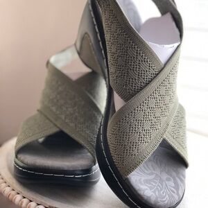 JBU Green Sandals with Crossover Design